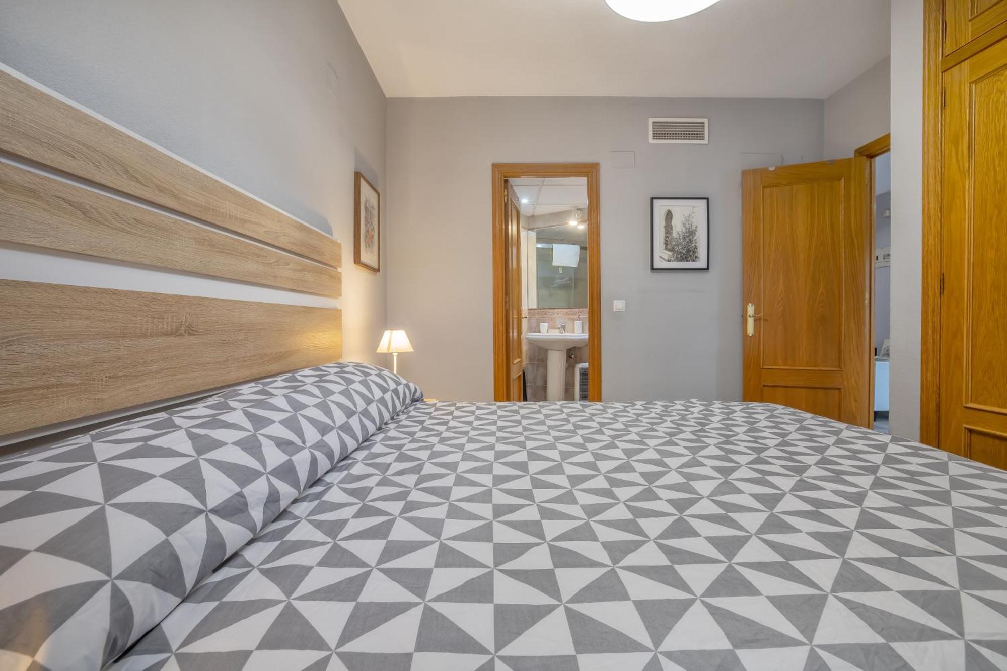 Coral & & Parking Apartment