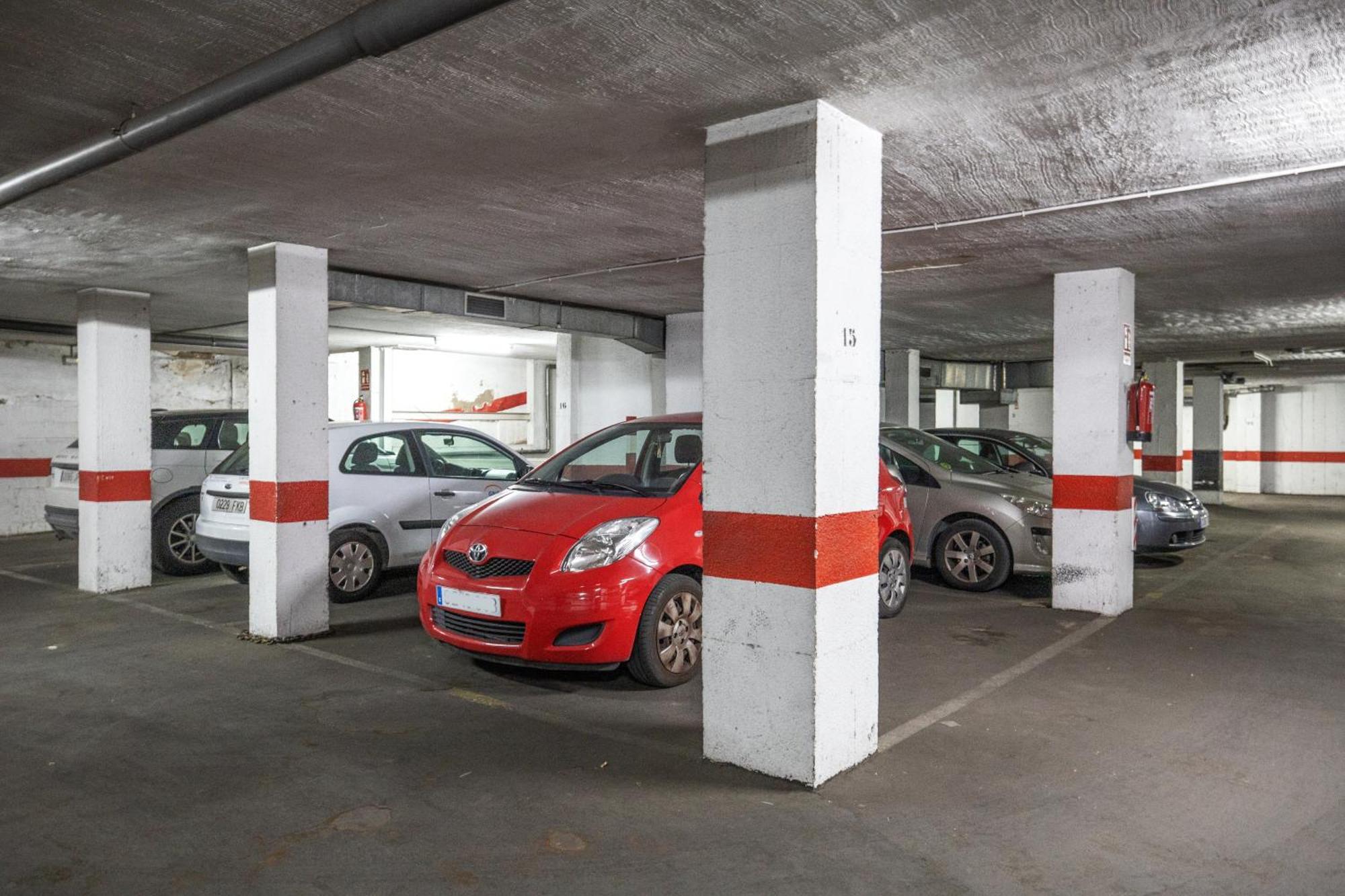 Coral & & Parking Apartment *